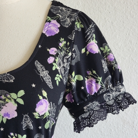 Hot Topic Floral Bones & Lace Dress - Picture 7 of 10